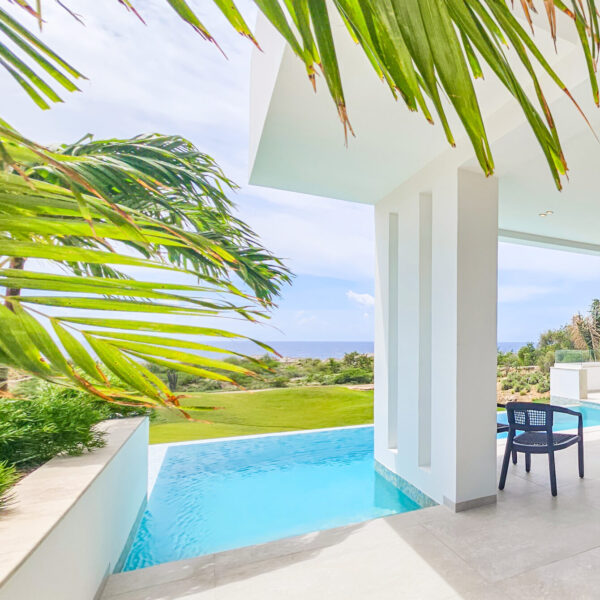 Learn how to take professional photos of your vacation rental with just your phone! This course teaches you everything from perfect lighting to the best angles, helping you attract more guests and boost bookings
