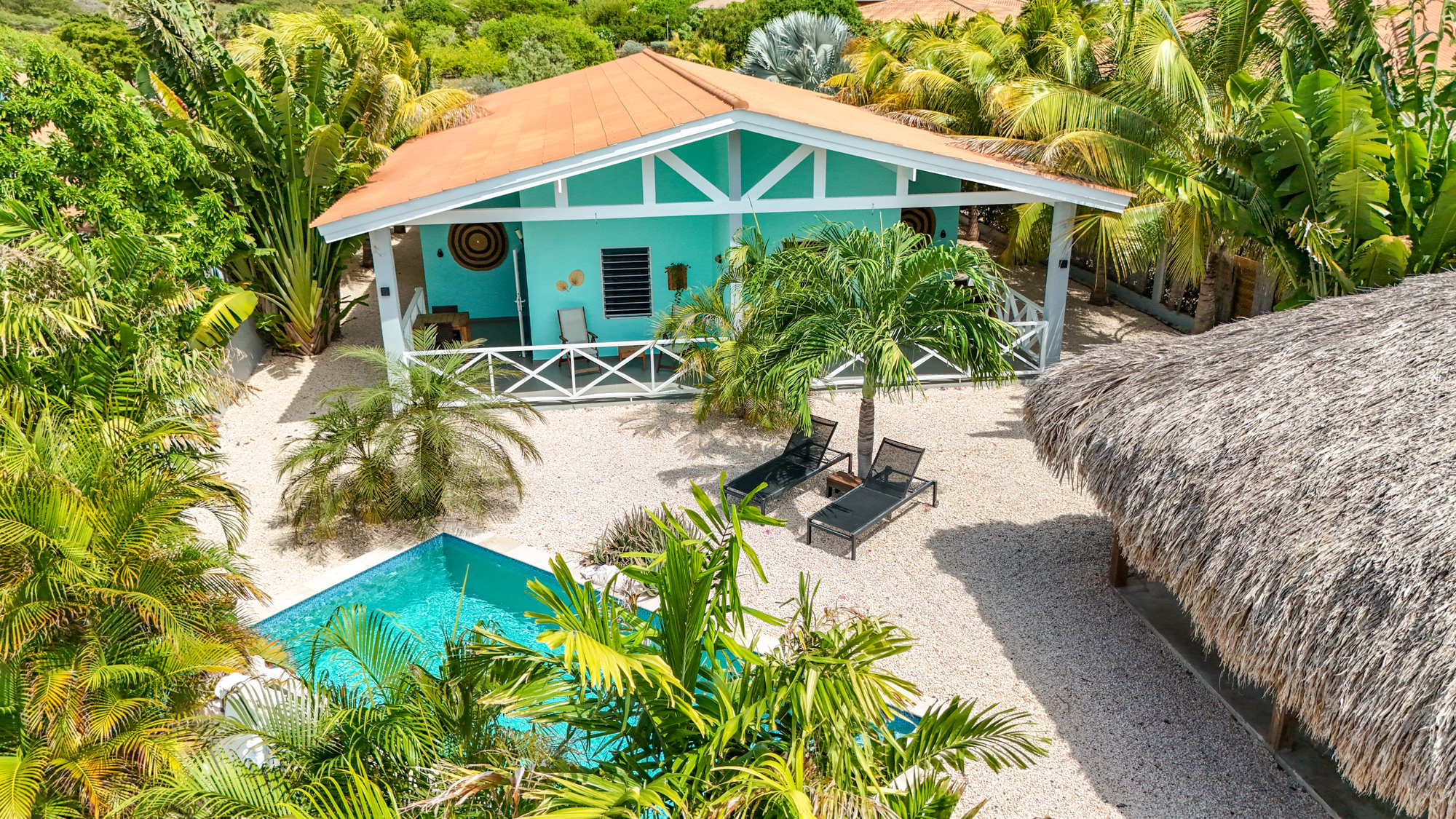 Get 5 tips to take your own Airbnb photos and make your listing shine with stunning, professional-looking images.